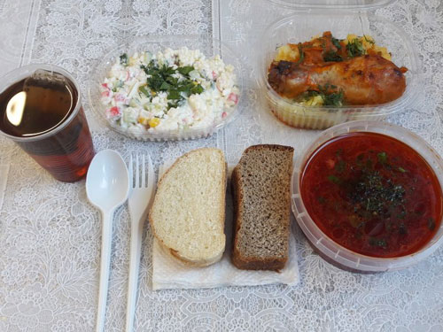 Композиция из разнообразных угощений Апрелевка
